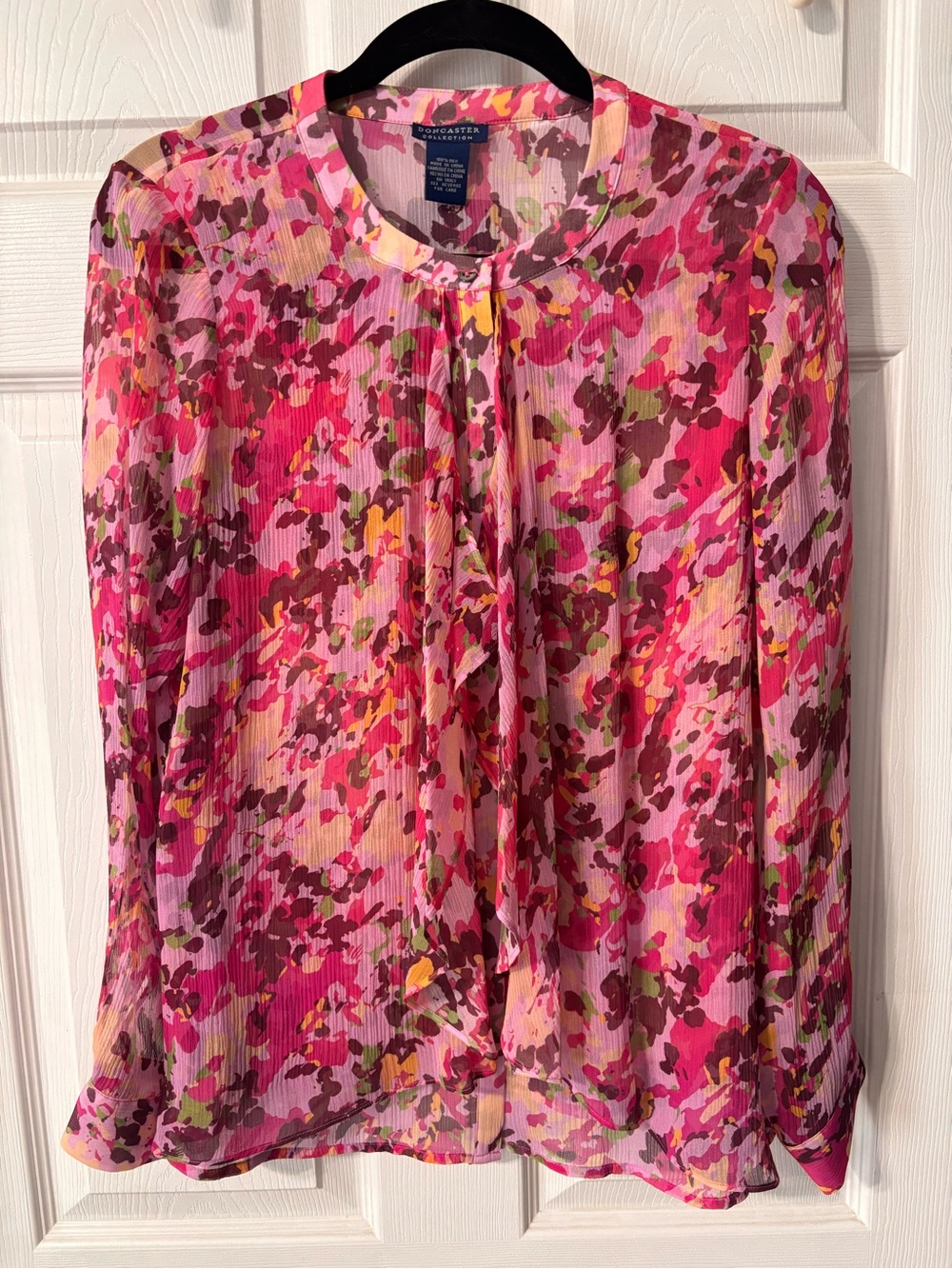 NWT 100% Silk Women’s Floral Buttoned Blouse Semi Sheer Size 4 Ruffle Doncaster